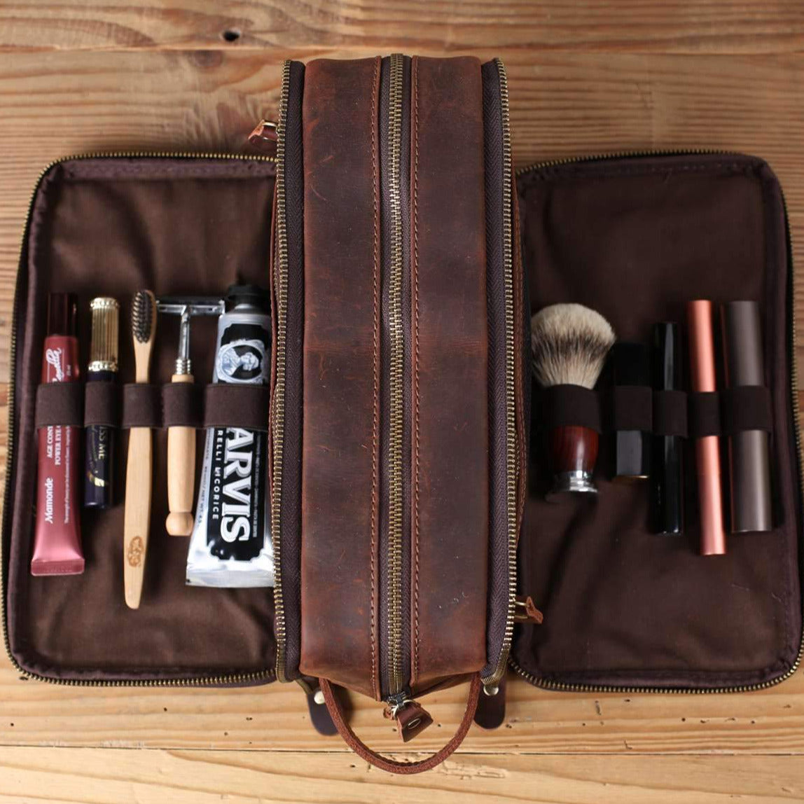 Groomsmen Gift Personalized Leather Toiletry Bag Waterproof Leather Dopp Kit Men’s Shaving Kit, Christmas Gift